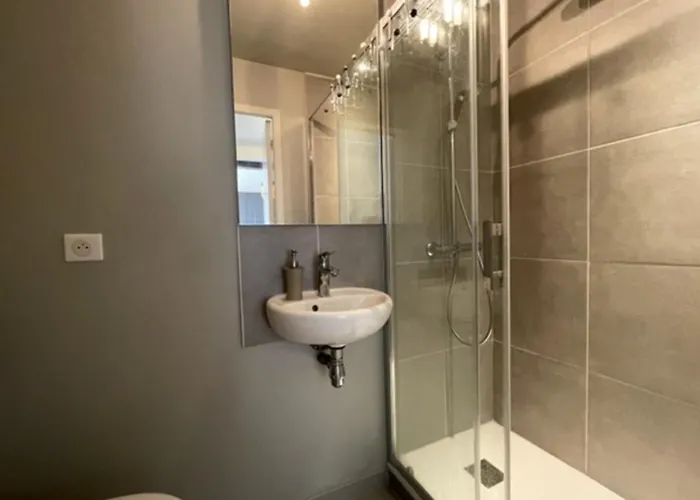 Apartment Charming 80m Near The Old Port!